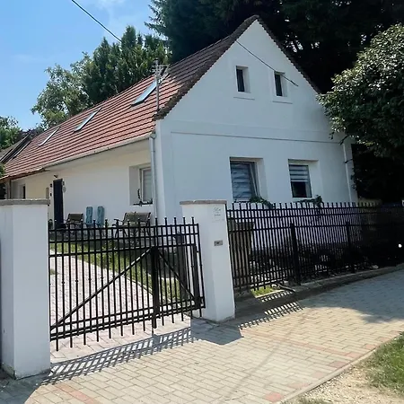 Isteni 2 Akar 6-10 Fo Apartament *